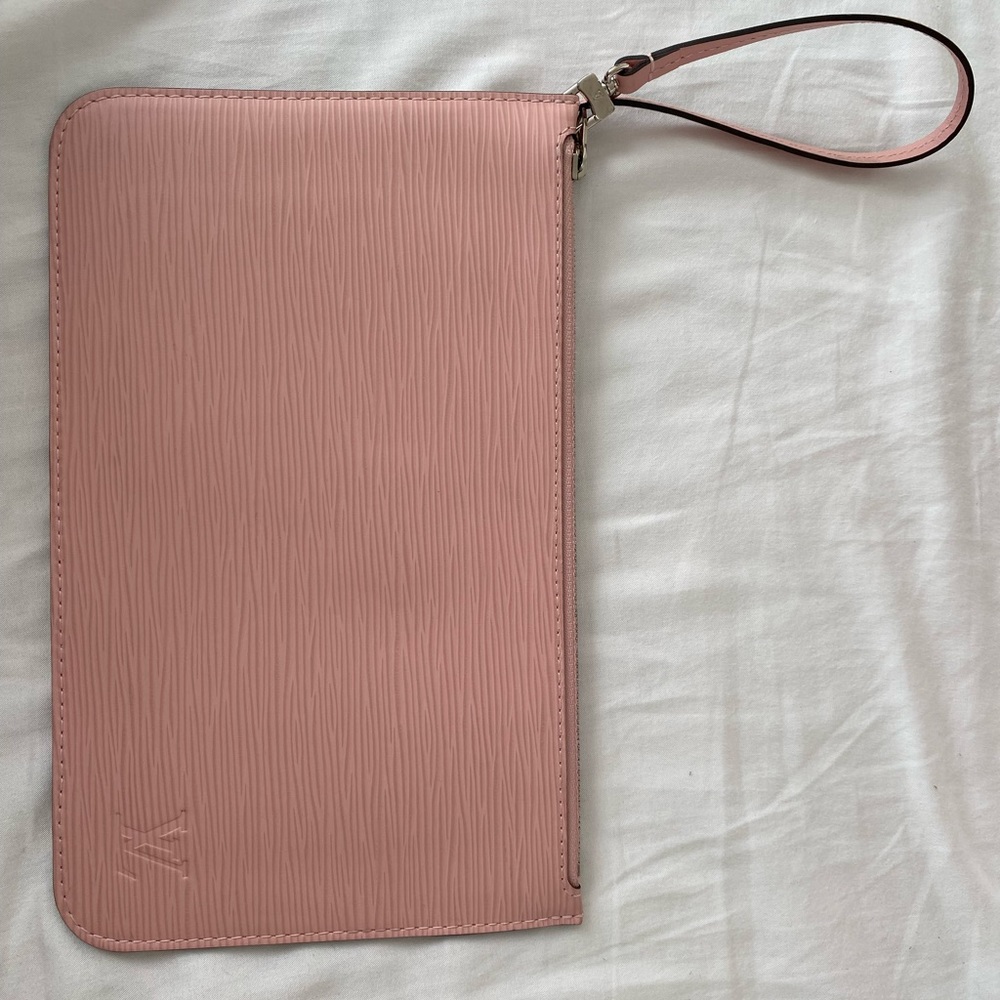 LOUIS VUITTON NEVERFULL CLUTCH IN PASTEL PINK